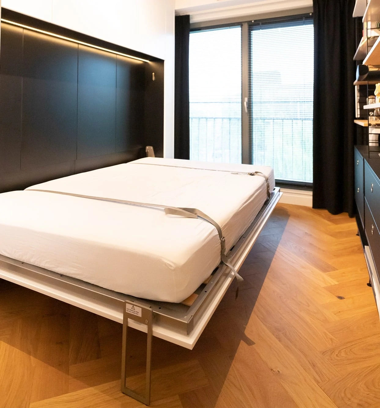 Zwart Witte Garderobe Kast Op Maat Laten Maken